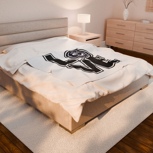 Cozy Velveteen Plush Blanket with Love Design - Perfect for Gifts and Home Decor